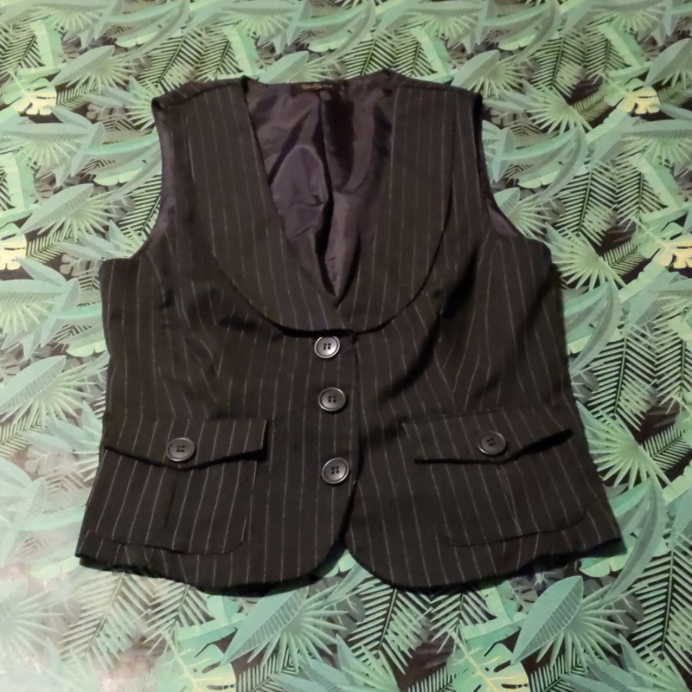 Twenty one vest